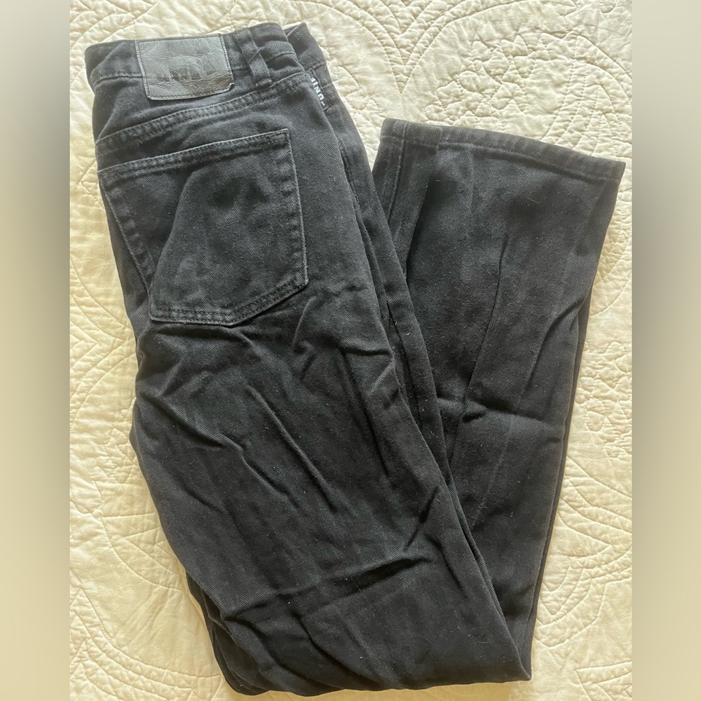 20% OFF 2+ BUNDLES. UNIF Jeans. Black. Size 25